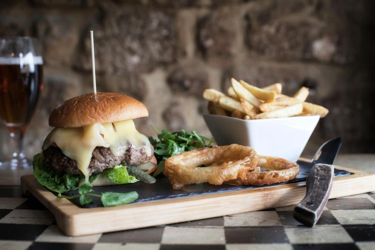 ホテル The Deddington Arms エクステリア 写真
