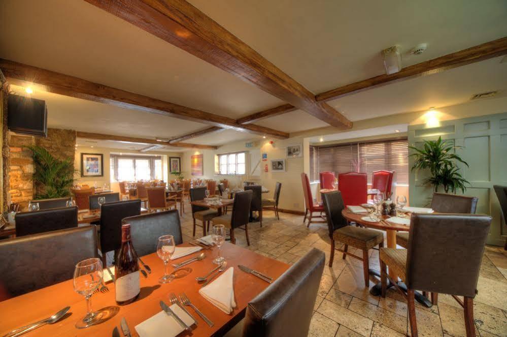 ホテル The Deddington Arms エクステリア 写真